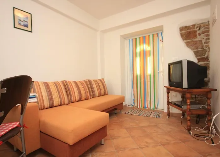 Apartment 8209c *