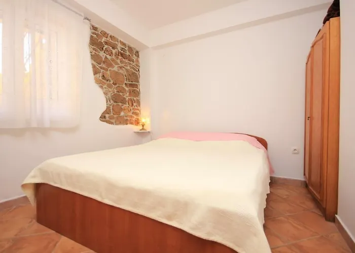 Apartment 8209c
