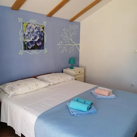 8209a Куклица