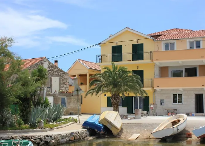 8209a Куклица